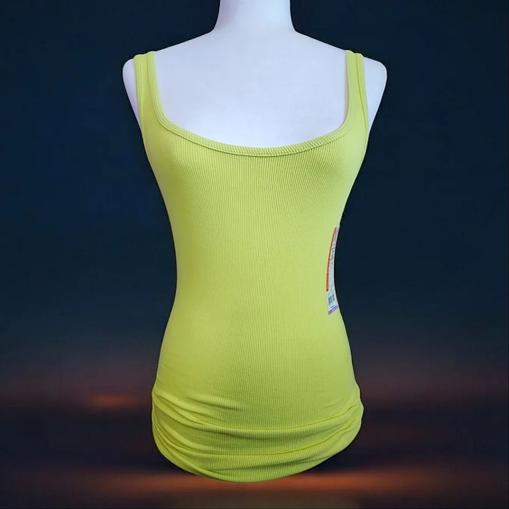 💖Bright Yellow Ribbed Tank Top Size S - Picture 1 of 3